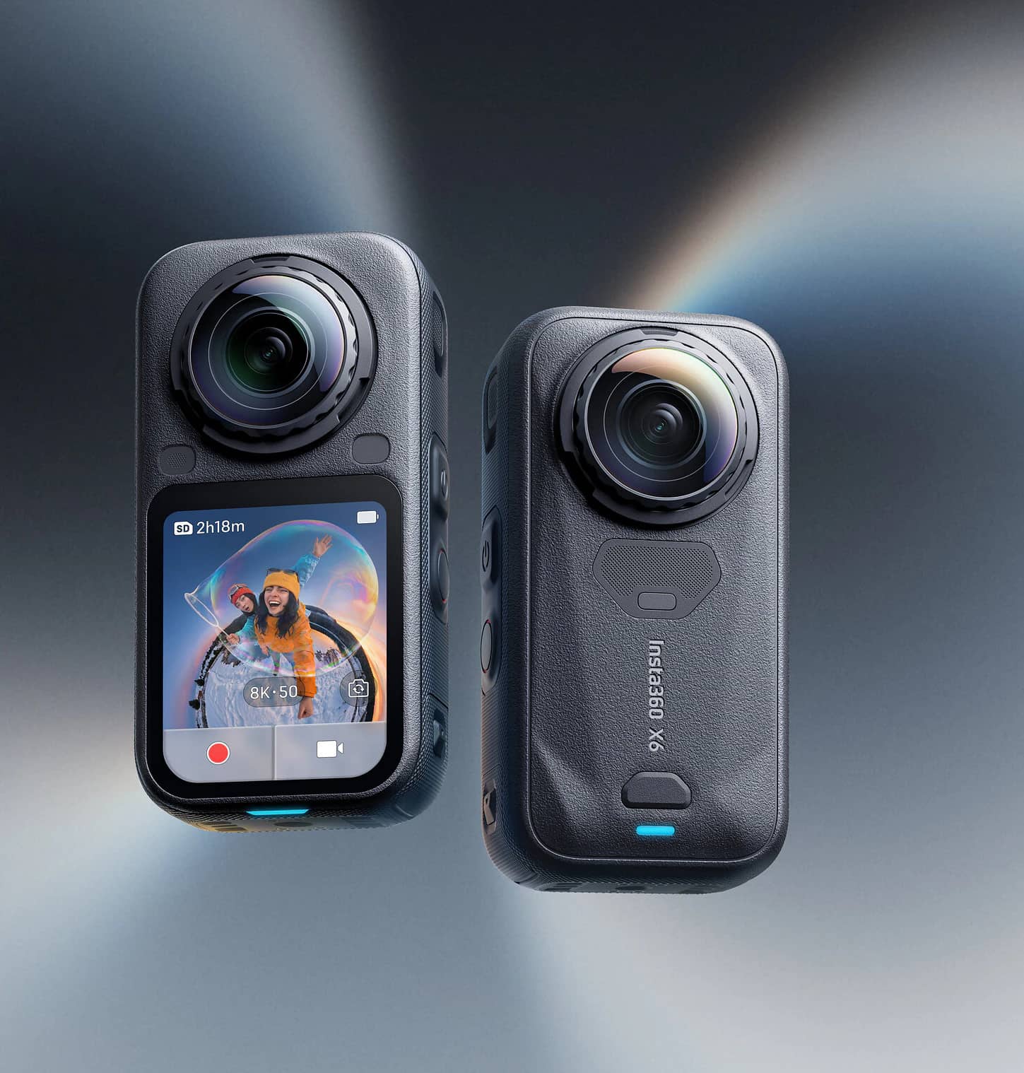 Deux caméras 360° Insta360 X6, côté écran et côté dos
