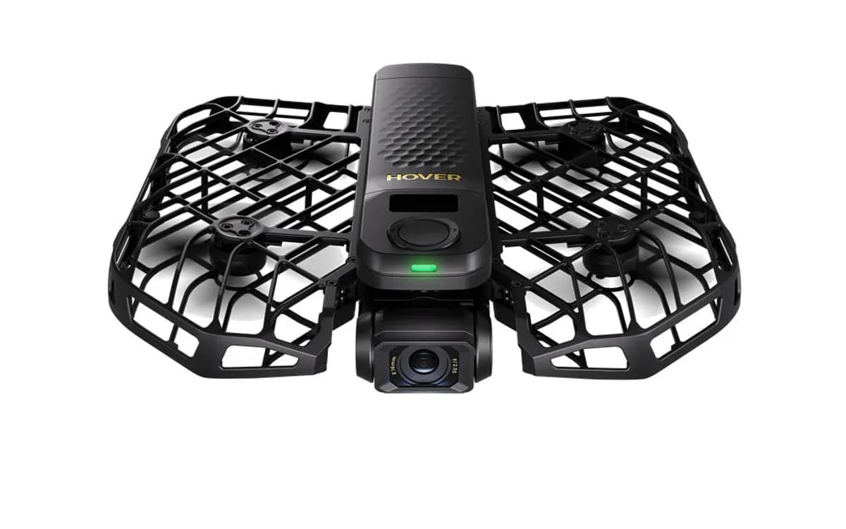 Il drone HOVERAir X1 PROMAX ripiegato, con la sua gabbia protettiva nera