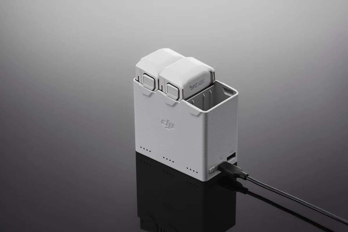 Chargeur Triple - DJI — accessoire en location chez Fox Rider