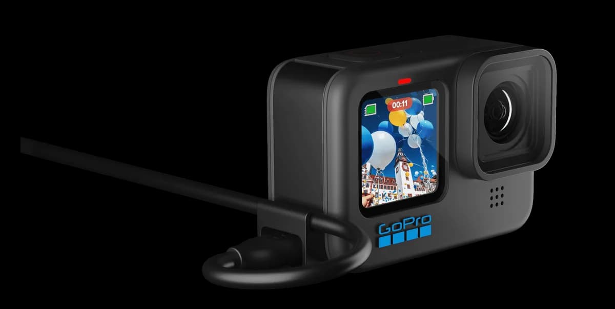 Porte de connectique USB avec fonction passthrough - GoPro — accessoire en location chez Fox Rider