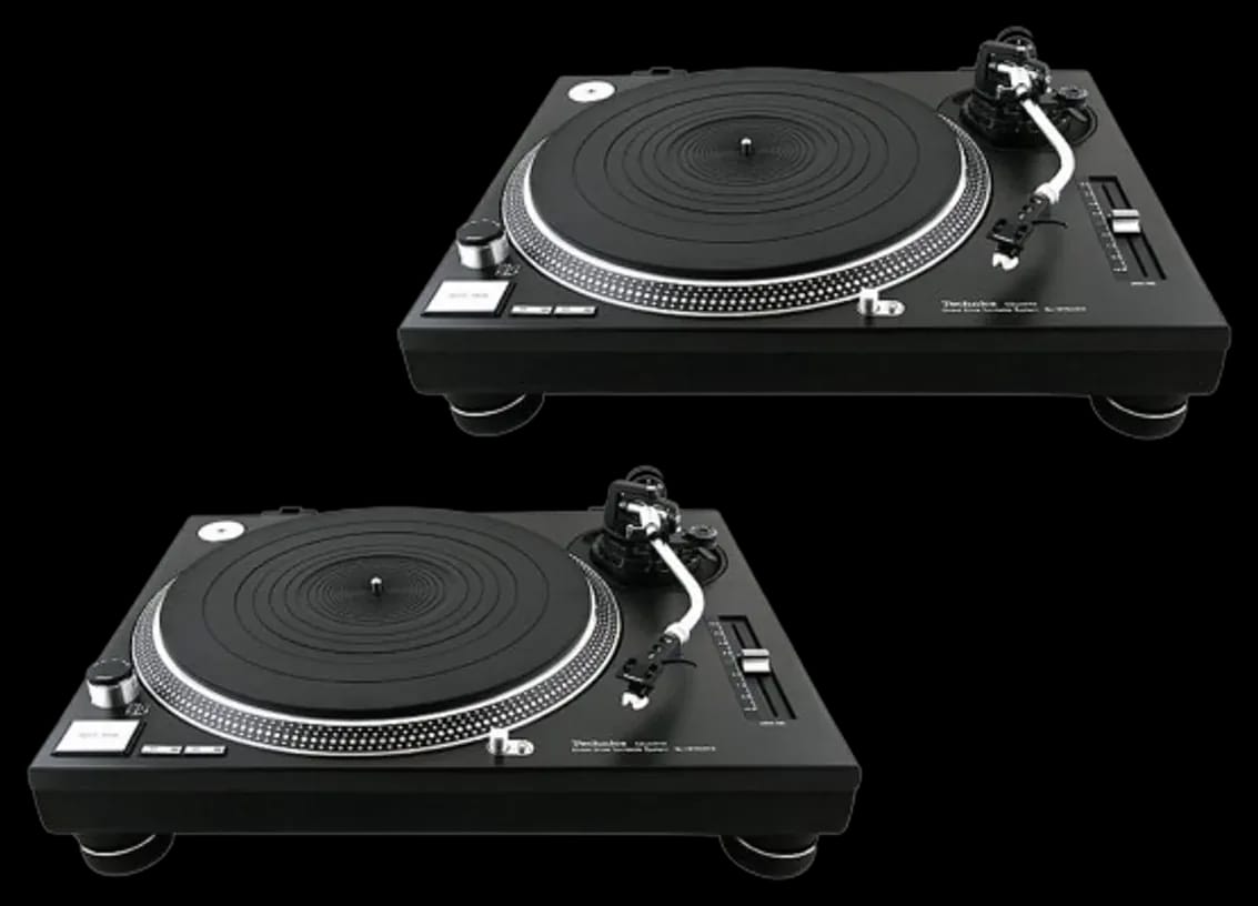 Coppia di giradischi Technics SL-1210 MK2