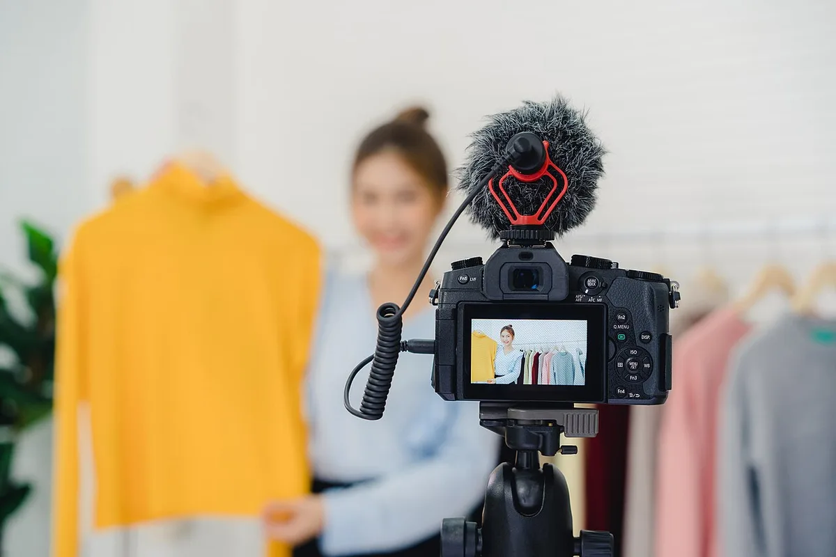 Crear contenido YouTube con equipos de alquiler: la guía práctica