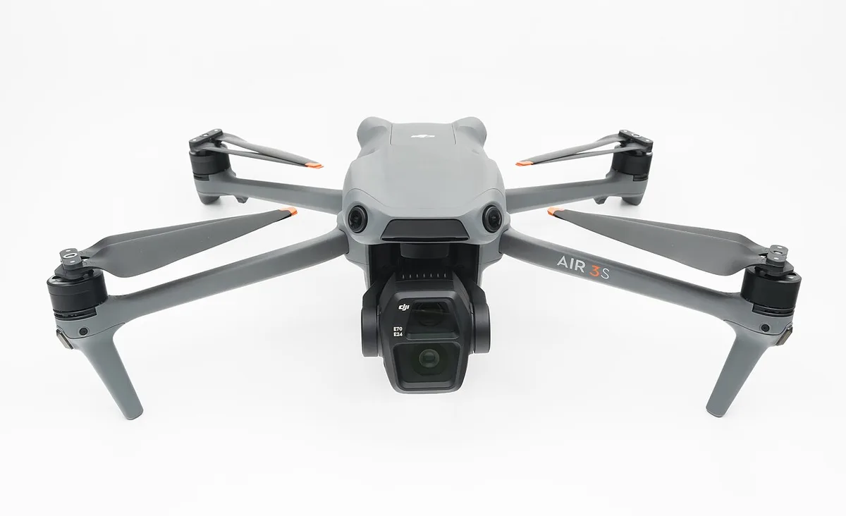 Drone DJI Mini 5 Pro: per què llogar-lo per a les teves vacances del 2026