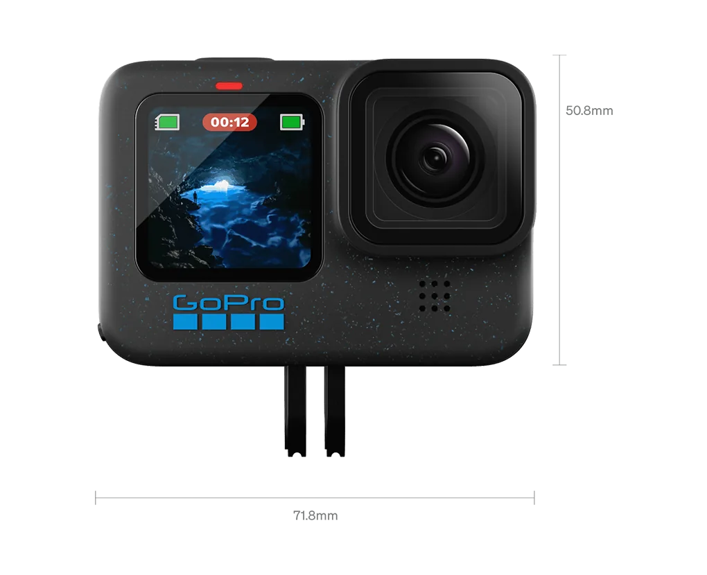 GoPro HERO12 Black vue de face et de dos : objectif bombé d’un côté, écran tactile de l’autre