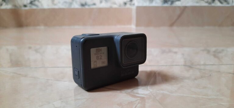 GoPro Hero 12 vs Insta360 X5 : quelle caméra louer pour vos vacances ?