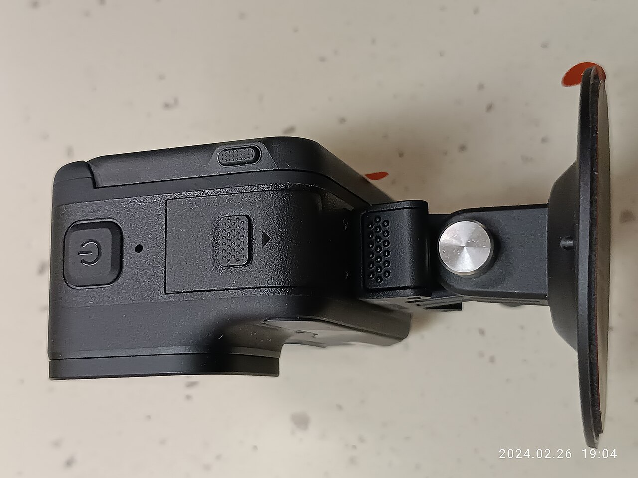 GoPro Hero 12 vs Insta360 X5 : quelle caméra louer pour vos vacances ?