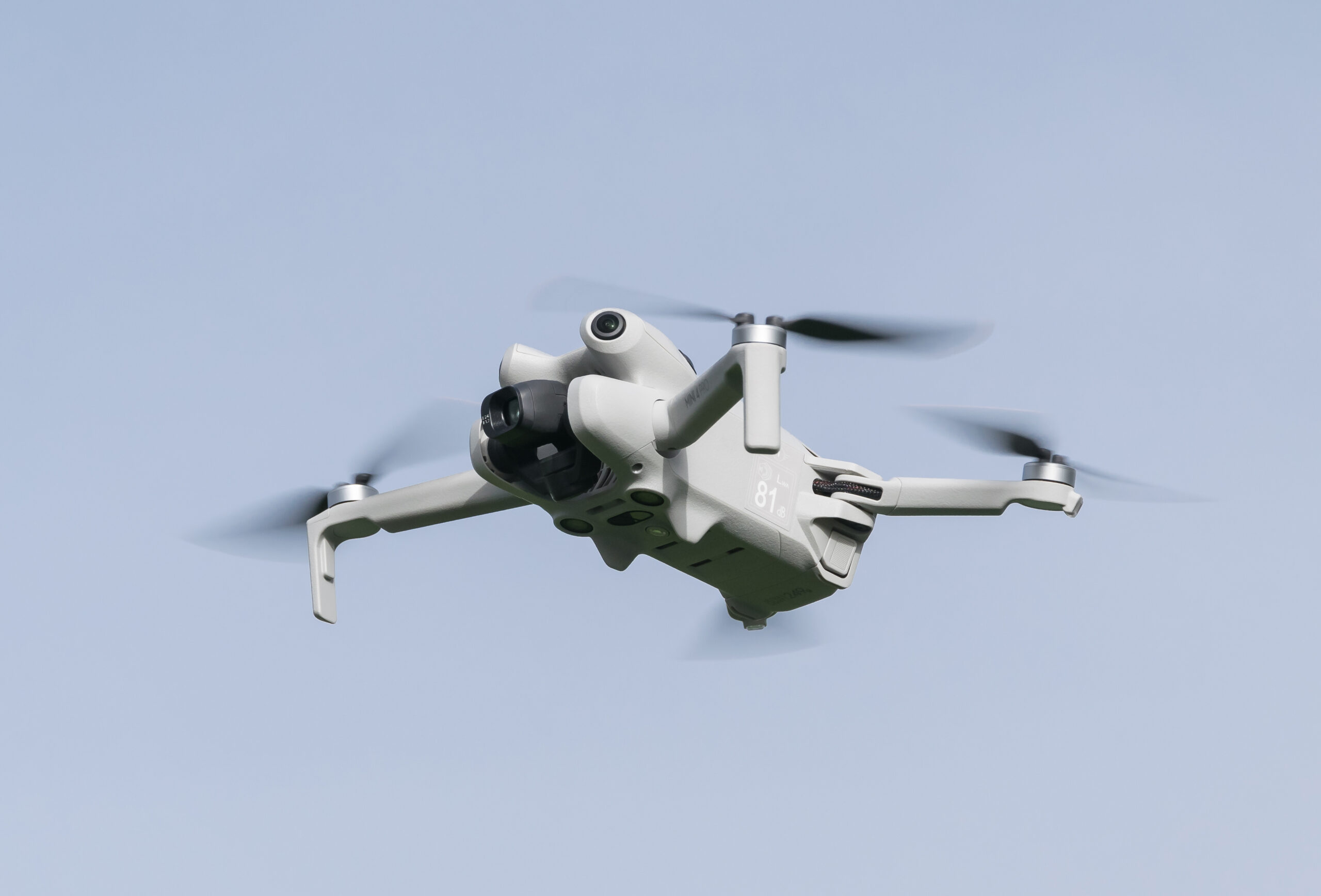 DJI Mini 4 Pro : le drone compact idéal pour vos vacances