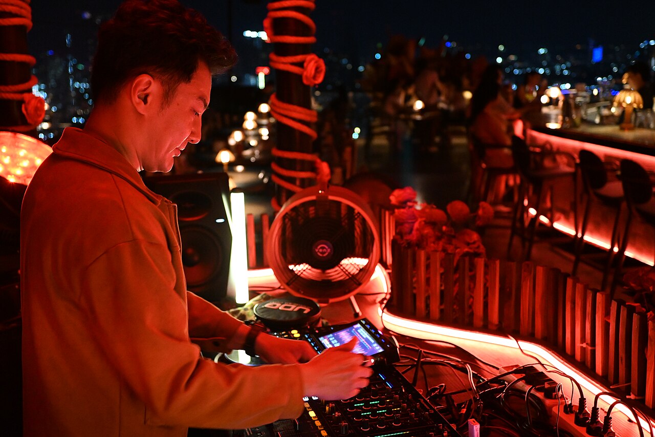 Mix DJ : 5 techniques de transition pour impressionner vos invités