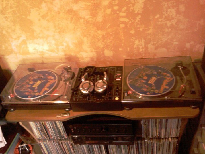 Mixer en vinyle : les bases pour revenir aux sources du DJing